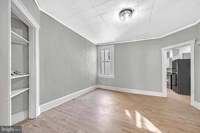 Building Photo - 25 Adella Ave