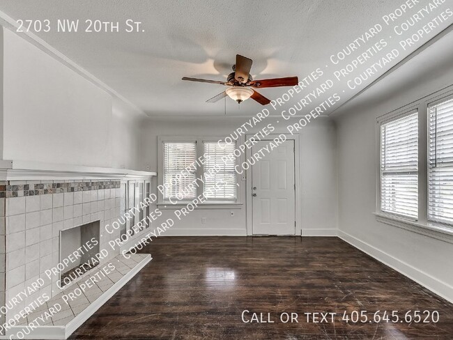 Building Photo - Adorable Tudor in Crestwood!