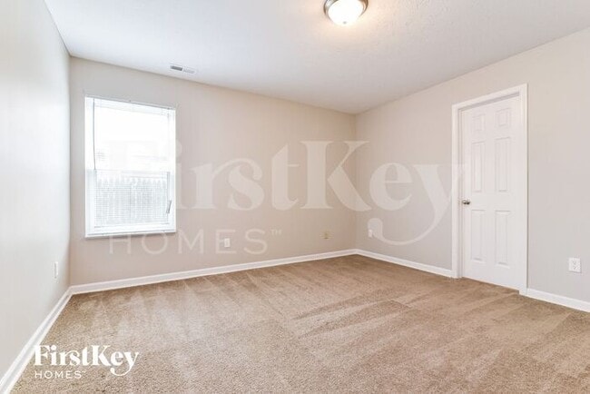 Building Photo - 673 Loon Ln