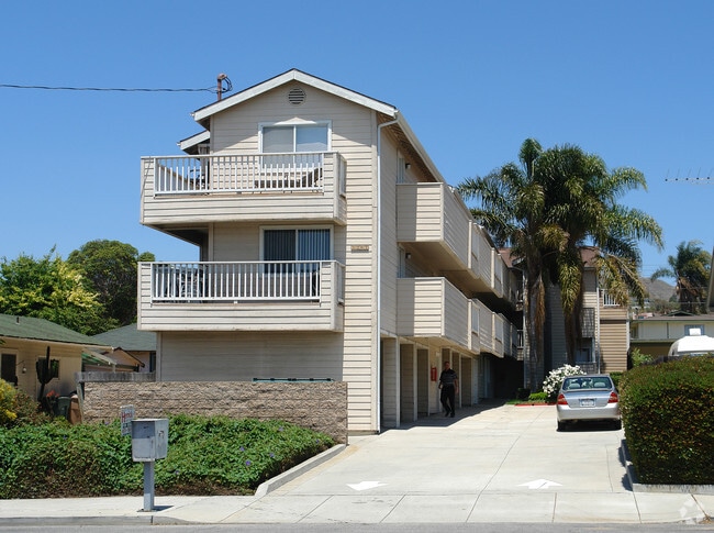 Primary Photo - 1267 E Meta St