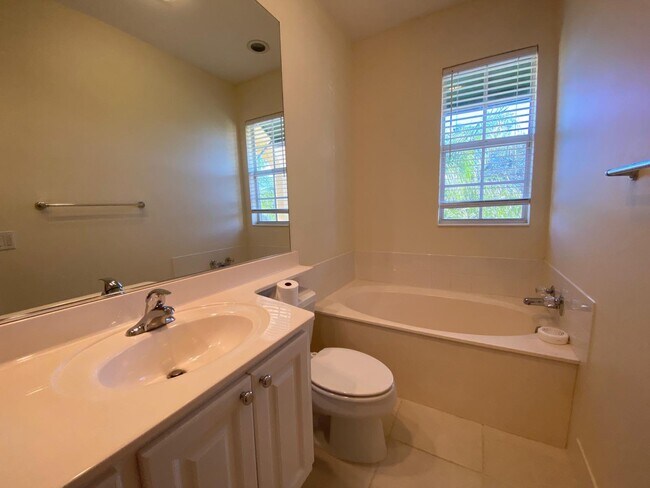 Building Photo - 7803 Bergamo Ave