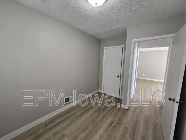 Building Photo - 634 Englewood Ave