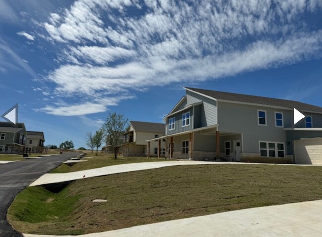 Building Photo - New Build - Peaster ISD - HIGH CEILINGS - ...