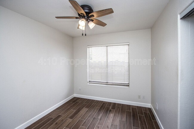 Building Photo - 407 W Colt Rd