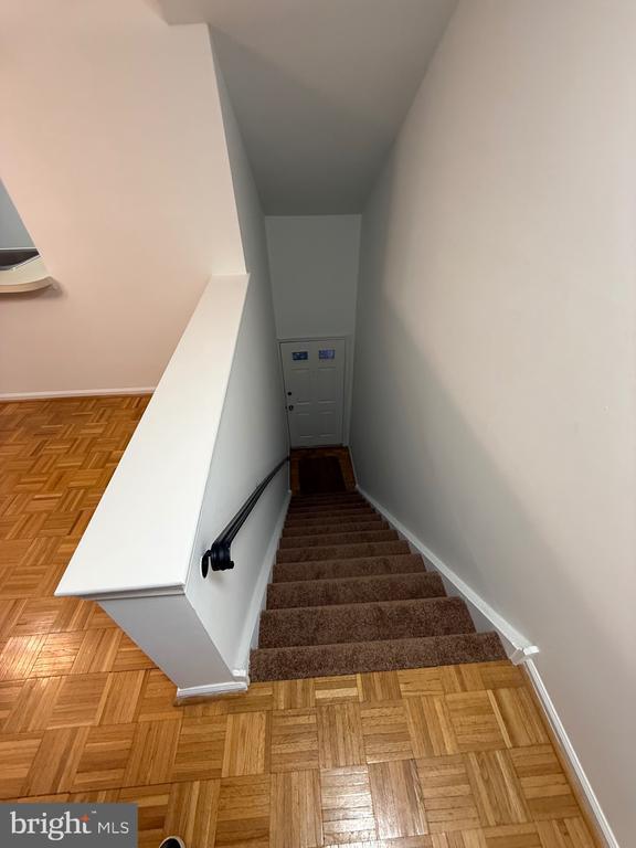 Building Photo - 1002 Valley Glen Rd