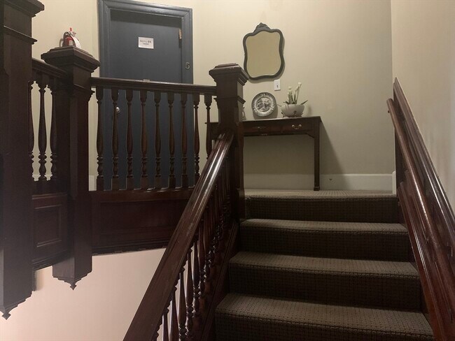 Building Photo - 351 Beacon St