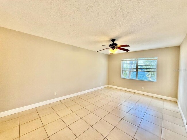 Building Photo - 7156 E Bank Dr