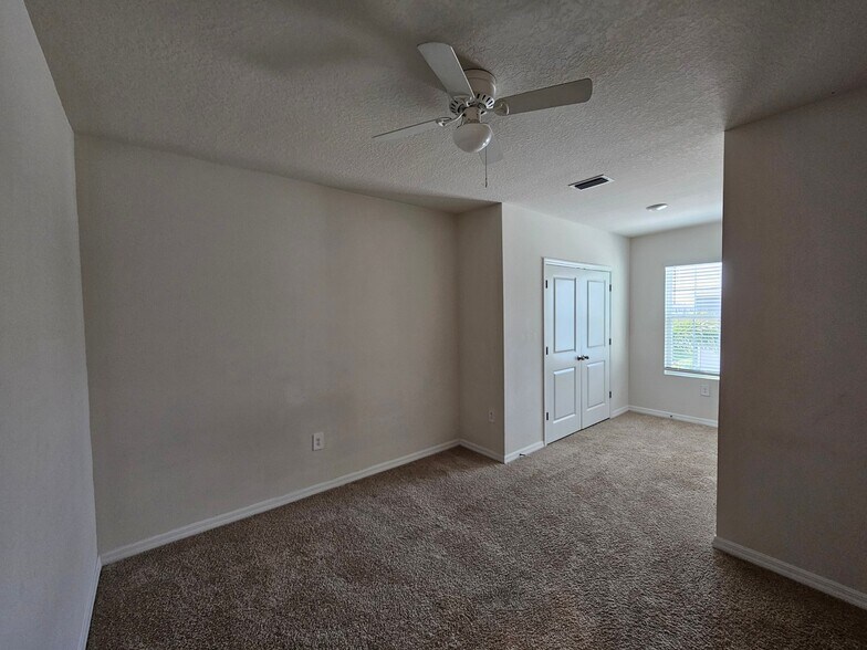 Building Photo - 8652 Milestone Dr