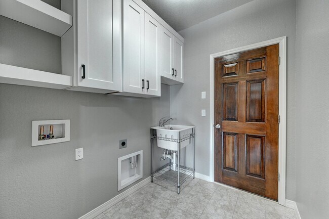 Building Photo - $3,100 - 4-Bed, 3-Bath Home in Co Springs ...