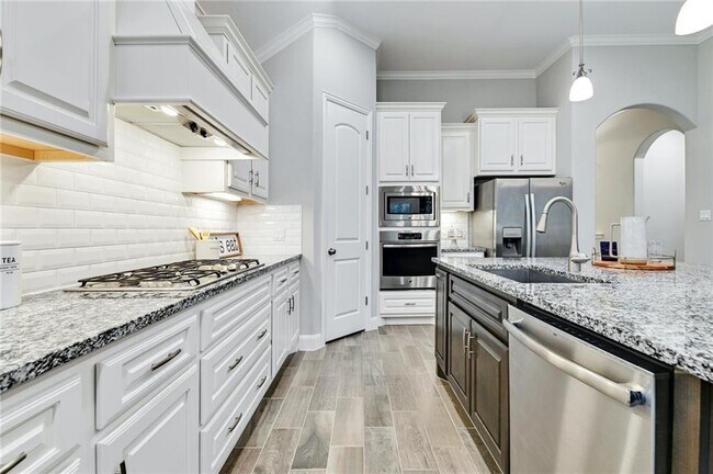 Building Photo - 204 Maxwell Way