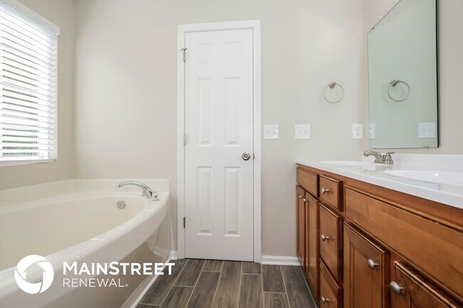 Building Photo - 7 Forest Ridge Ct