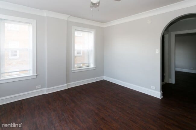 Building Photo - 6748 N Ashland Ave