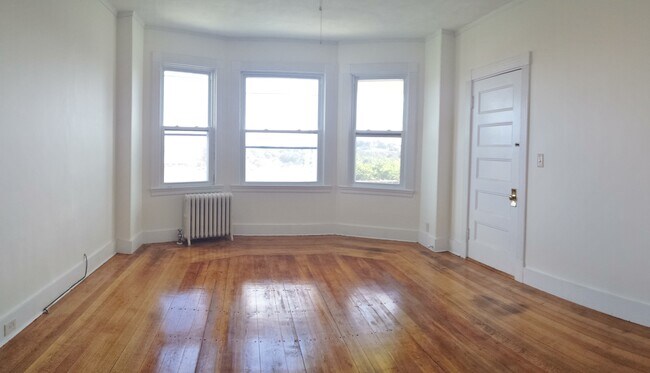 Building Photo - 104 Campbell Ave