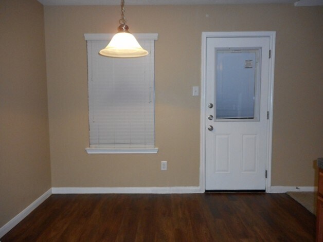 Building Photo - 8302 Hardy Elm St