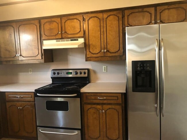 Building Photo - Remodeled 3 Bedroom Home