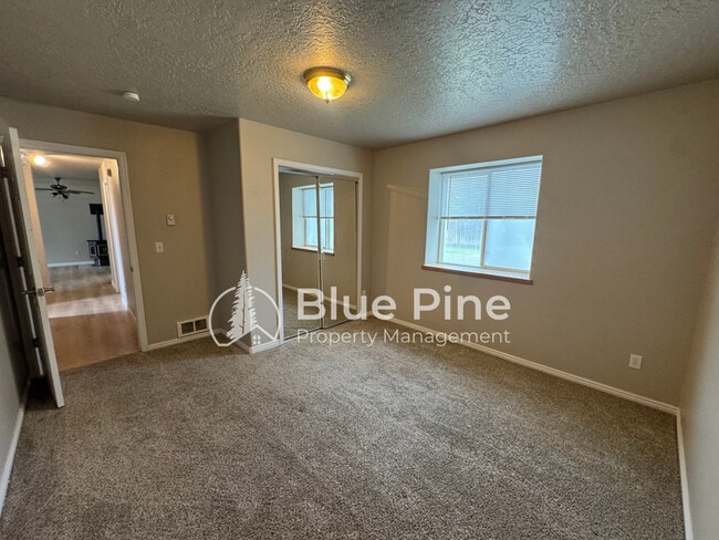 Building Photo - 3535 Spring Creek Dr