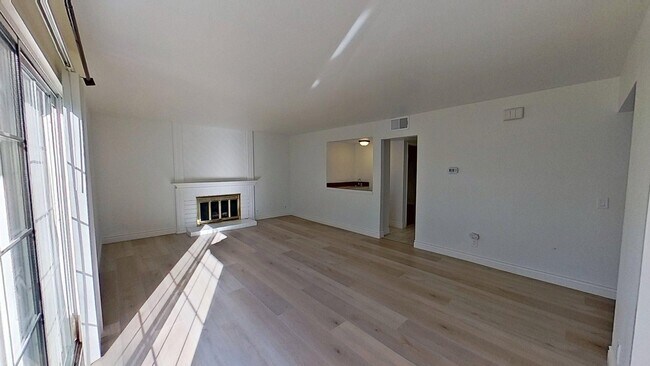 Building Photo - 26 Duane