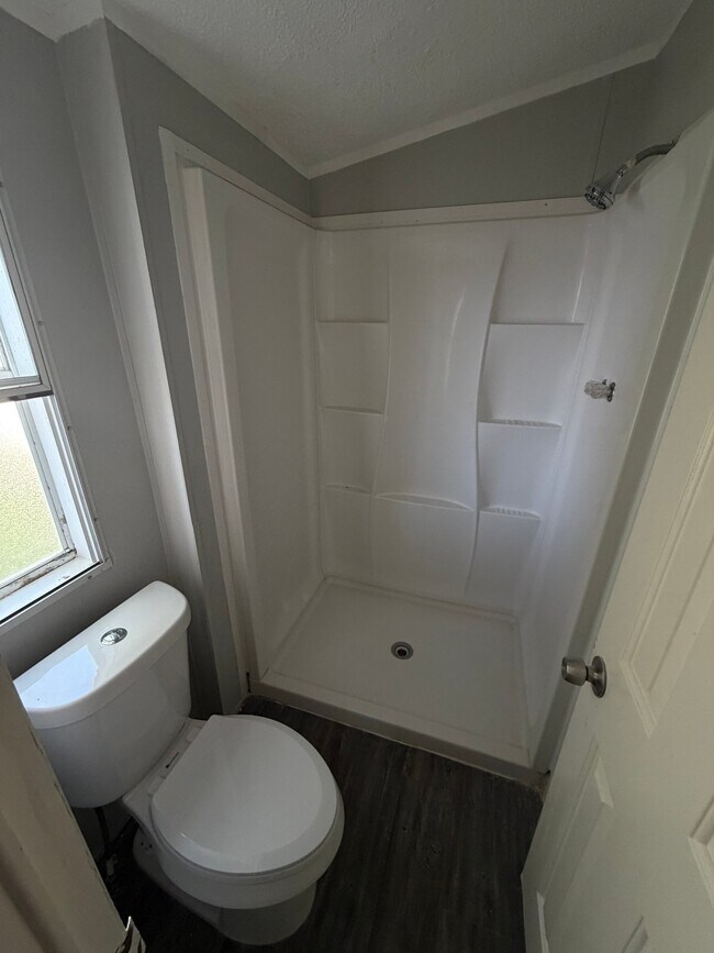 Building Photo - 141 Fox Meadow Dr
