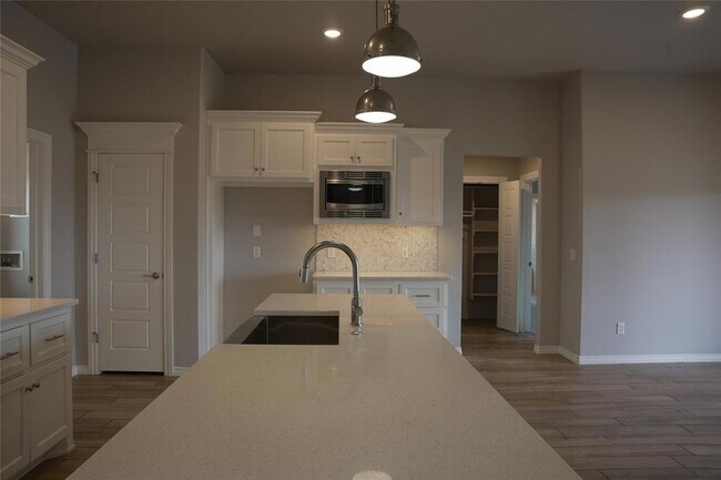 Building Photo - 5216 Bing Cir