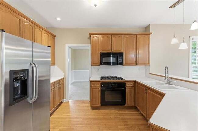 Building Photo - 3986 Fox Glen Dr