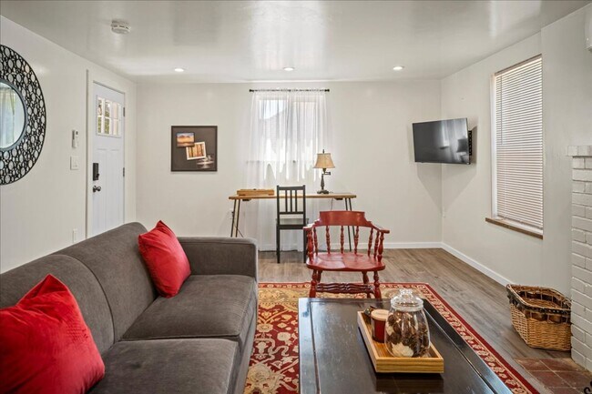 Building Photo - 272 W Carmel Valley Rd