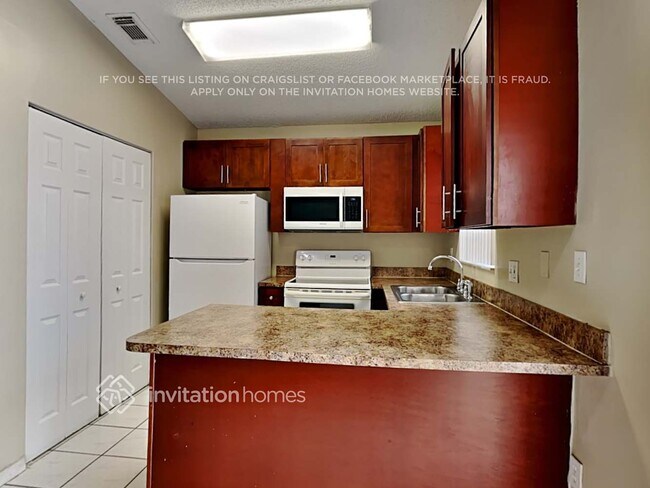 Building Photo - 2579 W 70th St