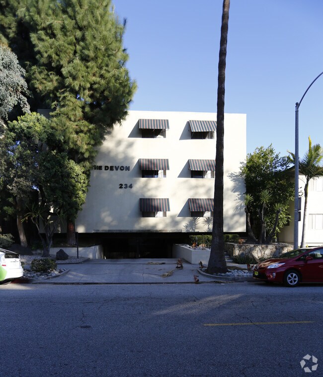 Building Photo - The Devon Apartments
