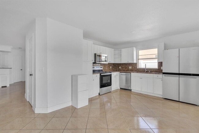 Building Photo - 2113 Jessa Dr