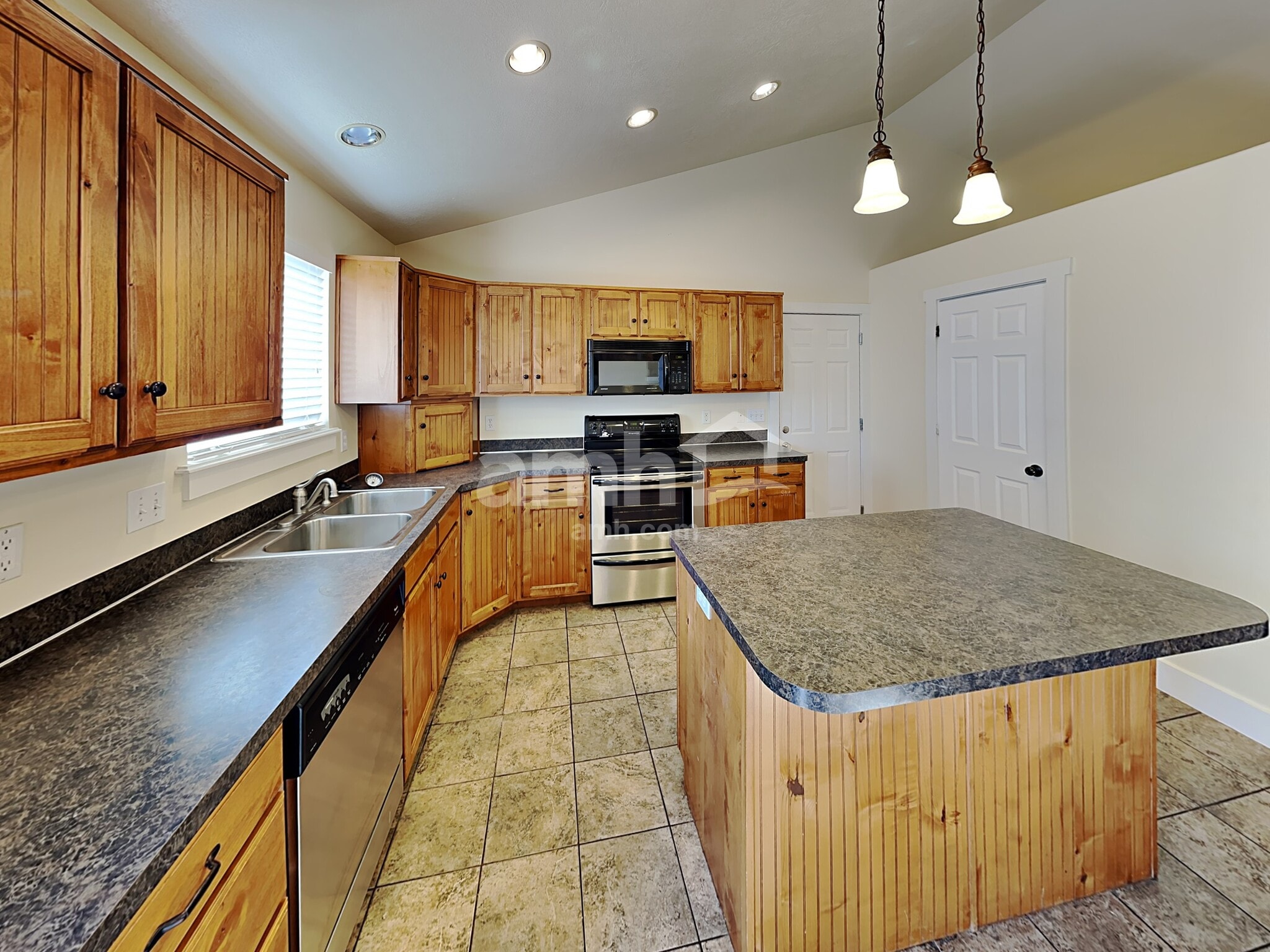 Building Photo - 4915 W 150 N