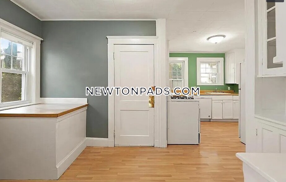 Building Photo - 47 Crosby Rd