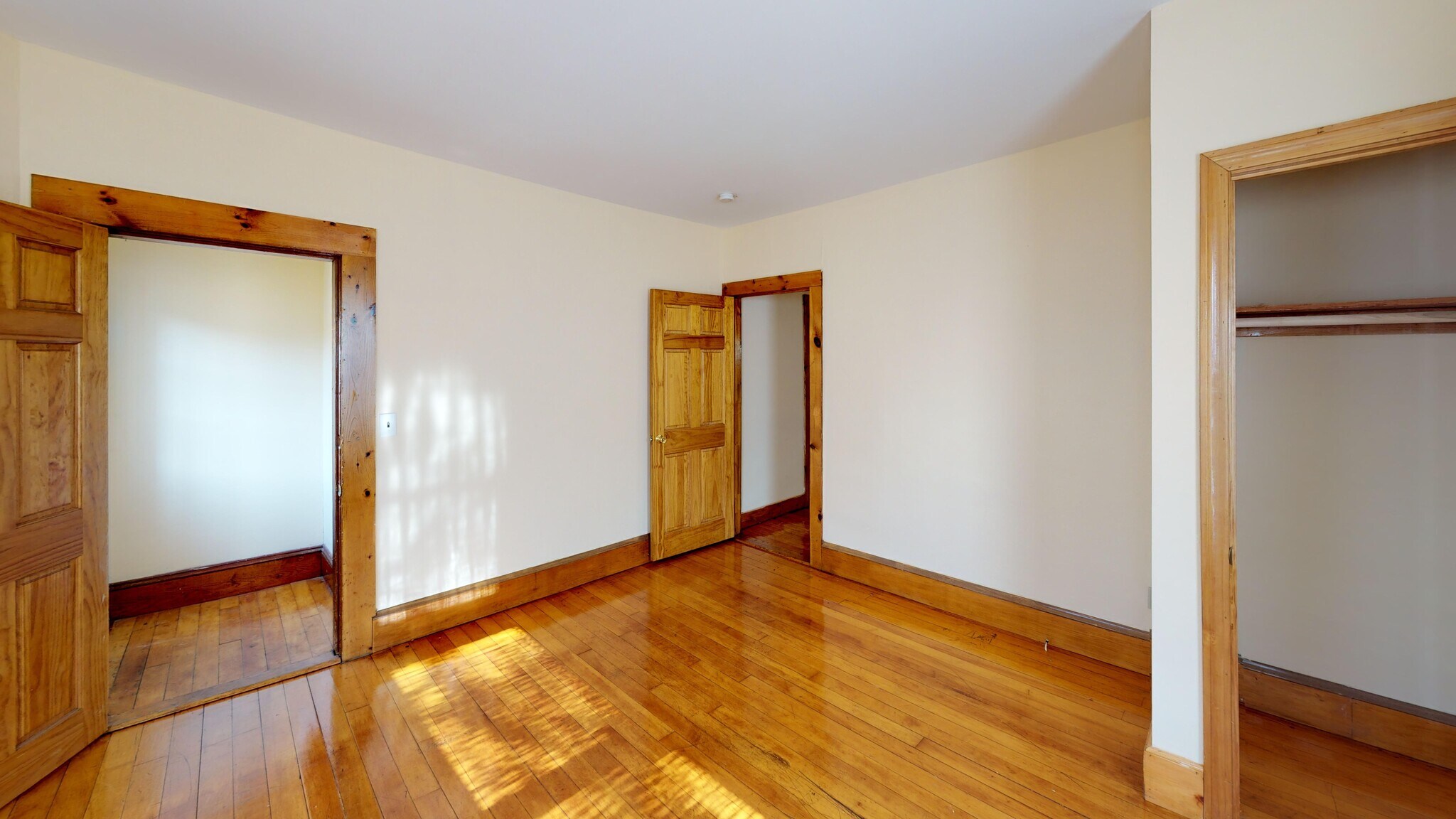 Building Photo - 250 Forest Ave