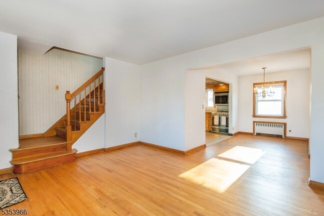 Building Photo - 11 Jaskot Ln