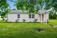 Building Photo - 3020 Azalea Dr