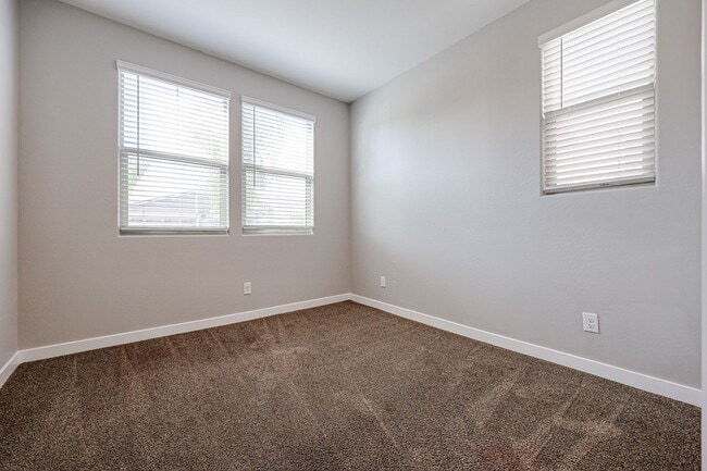 Building Photo - Available August 7th! Gated Community 4 Bedroom 3 Bathroom Home!