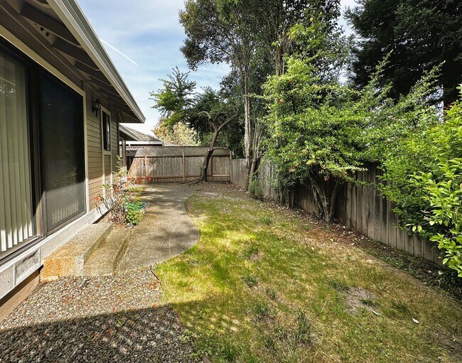 Building Photo - 2314 Sierra Creek Cir