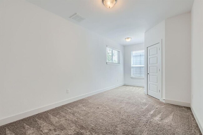 Building Photo - 1513 Casa Dr