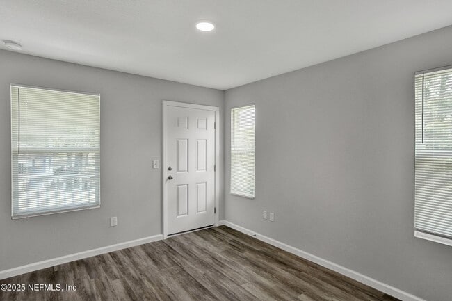 Building Photo - 1256 Pippin St
