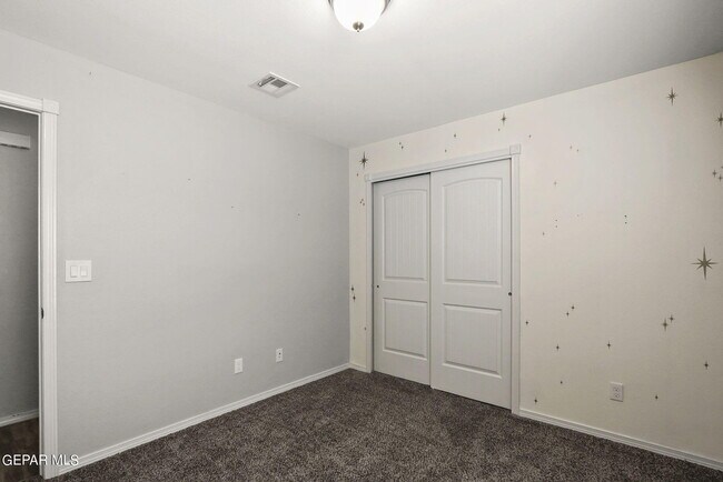 Building Photo - 947 Follifoot Pl