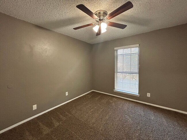 Building Photo - Saginaw Texas Homes for Rent "Eagle Mtn-Sa...