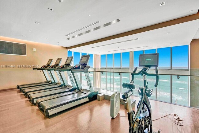 Building Photo - 1830 S Ocean Dr