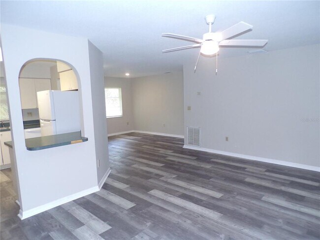 Building Photo - 1088 Melville Rd