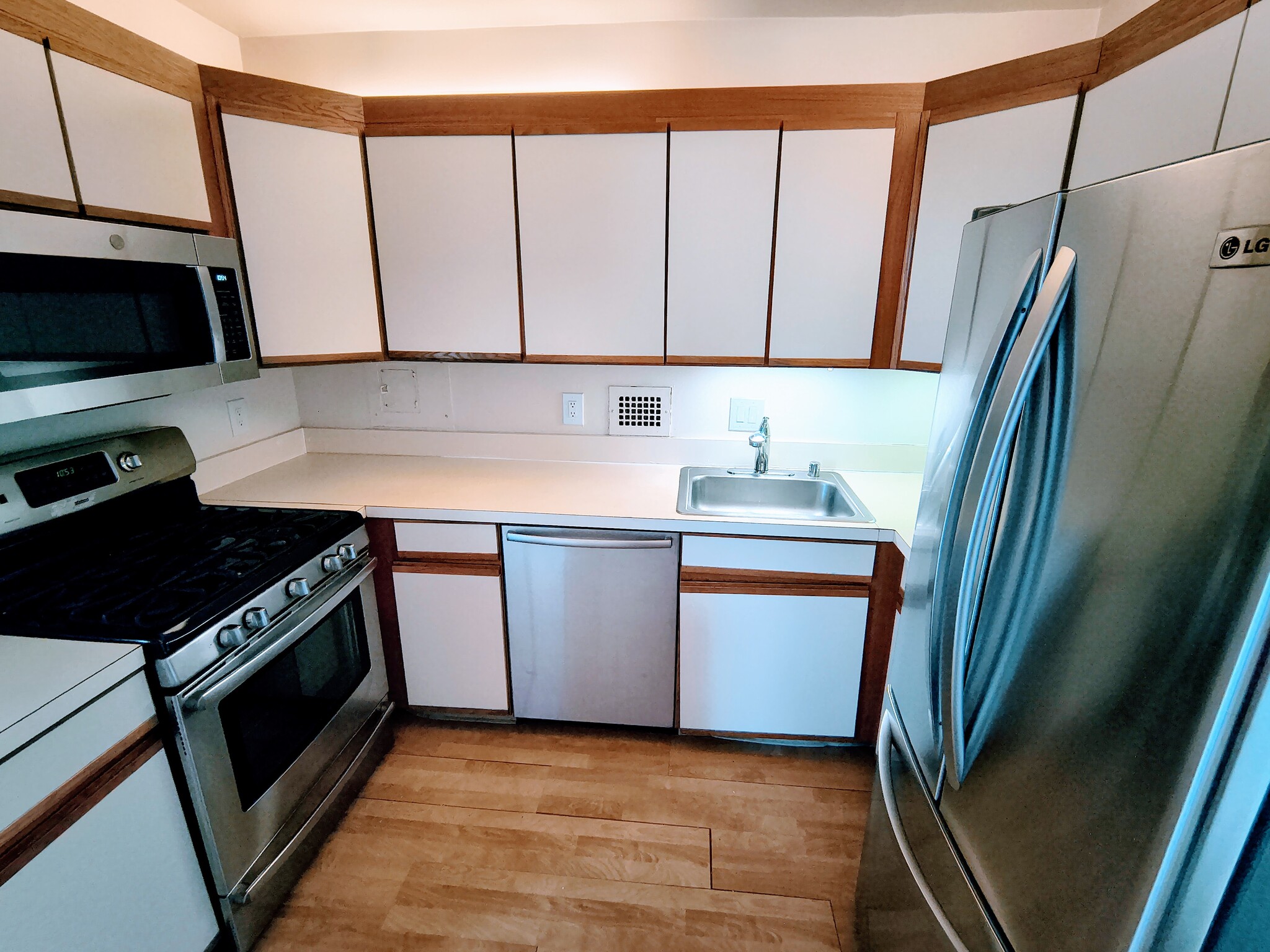 Kitchen - 5500 Friendship Blvd