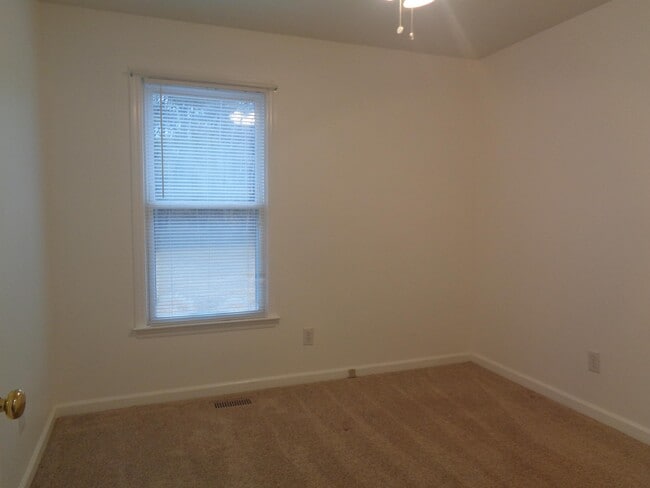 Building Photo - 1400 Squire Ridge Dr