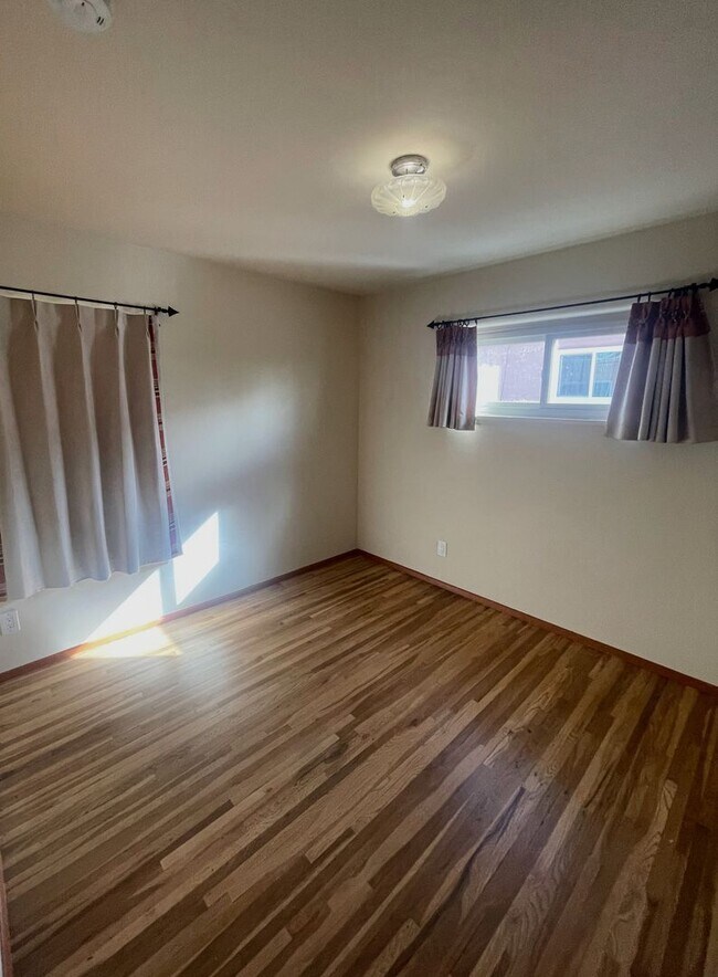 Building Photo - Casa Alegre 2 bedroom, 1 bath on Osage. Ha...