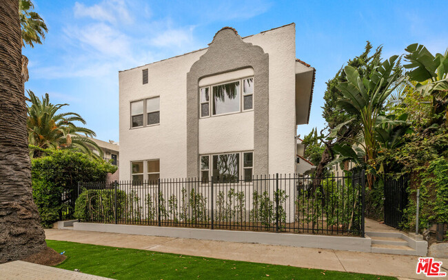 Building Photo - 5727 Carlton Way