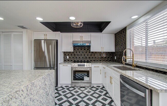 Building Photo - 14231 Misty Meadow Ln