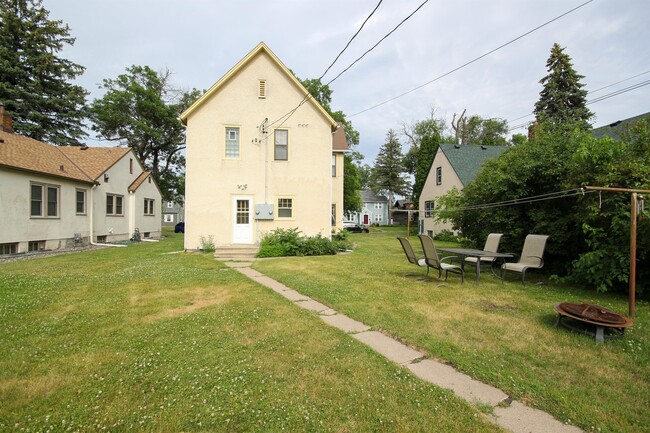 Building Photo - 4011 Quail Ave N