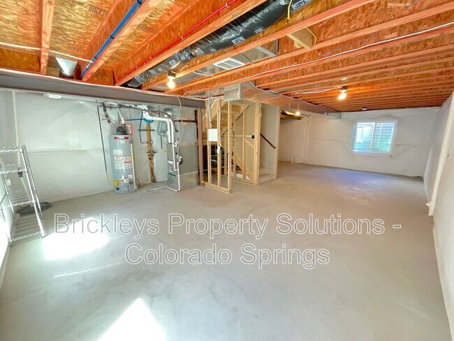 Building Photo - 6523 Lamine Dr