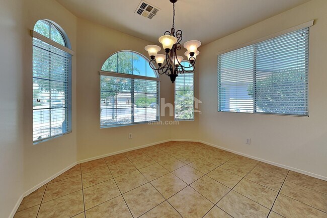 Building Photo - 7225 S 73rd Dr