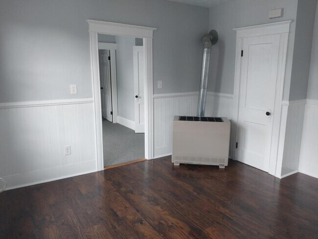 Building Photo - 48 Covell St